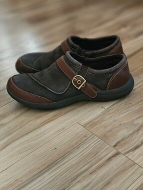Merrel Leather Slip-On Womens Brown Shoes Size 8.5
